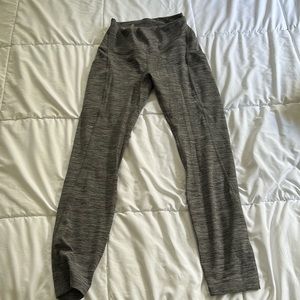 Cropped Lulu Lemon Grey Leggings